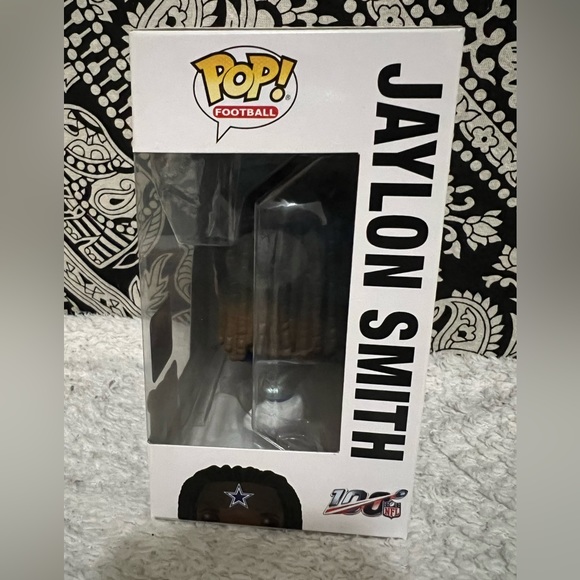 New! Never unboxed Funko Pop Jaylon Smith 125 Dallas Cowboy NFL - Picture 4 of 10